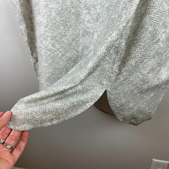 Athleta Zephyr Tank Top Size 3X Python Snake Print Neutral Athletic Athleisure - Picture 7 of 10